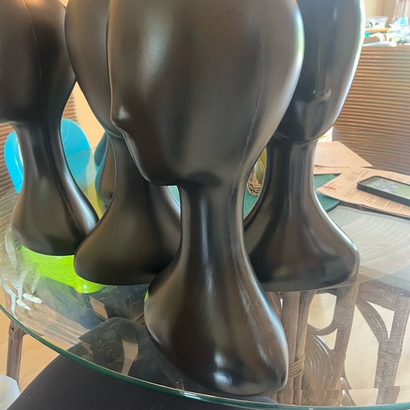 Black Mannequin Heads - plastic - Picture 3 of 3